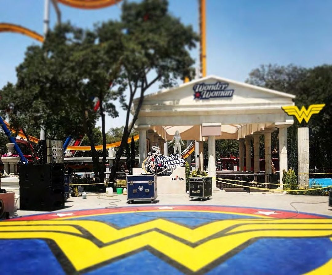 Wonder Woman Coaster entrance at Six Flags México